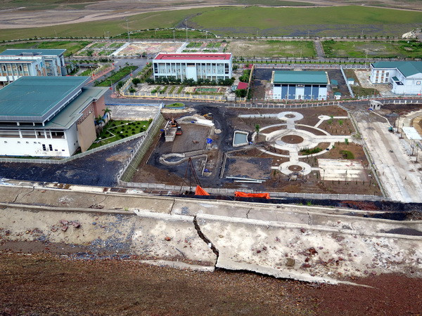 Trung tâm hành chính Mường Lay sạt lở do tính toán sai khi san núi ảnh 1