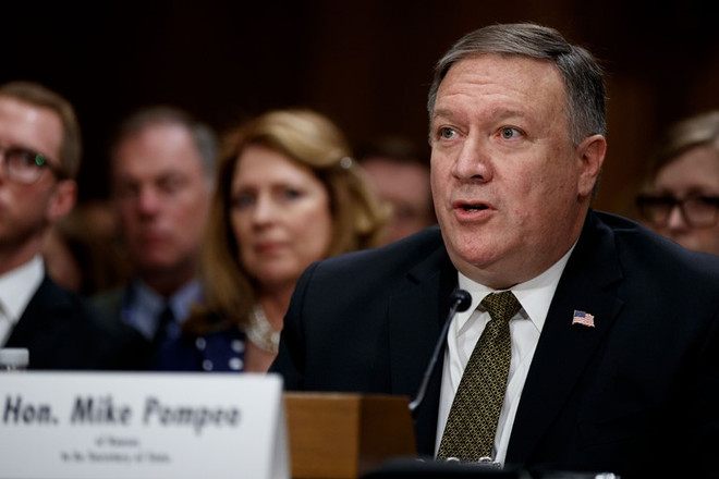 Ông Mike Pompeo tại phiên điều trần trước Ủy ban đối ngoại Thượng viện Mỹ ở Washington D.C. ngày 26/4. (Nguồn: THX/TTXVN) Giám đốc CIA Mike Pompeo tuyên thệ nhậm chức Ngoại trưởng Mỹ ảnh 1