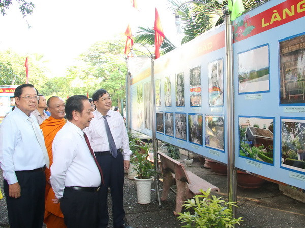 Cộng đồng ASEAN: Triển lãm ảnh kỷ niệm 50 năm thành lập ASEAN ảnh 1