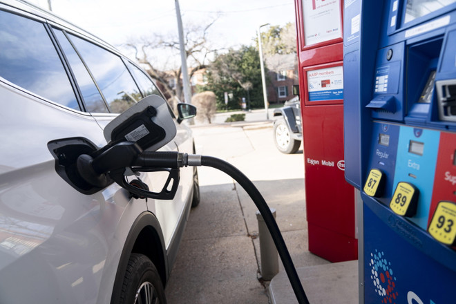 Bộ trưởng Năng lượng Mỹ kêu gọi các công ty dầu mỏ tăng sản lượng ảnh 1