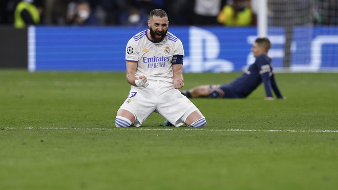 Benzema lập hat-trick giúp Real ngược dòng vào tứ kết Champions League ảnh 1
