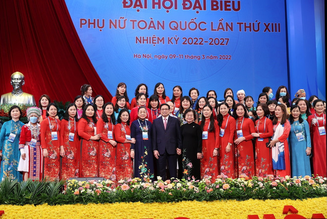 Thủ tướng: Tiếp tục phát huy tiềm năng, sức sáng tạo của phụ nữ ảnh 1