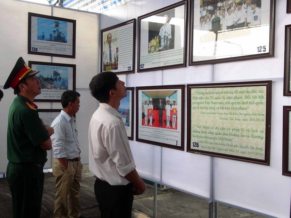 Triển lãm bản đồ, tư liệu về Hoàng Sa, Trường Sa tại Vùng 2 Hải quân ảnh 1
