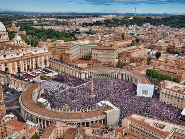 Chỉ huy đội cận vệ Thụy Sĩ ở Vatican: Khủng bố Rome chỉ là thời gian ảnh 1