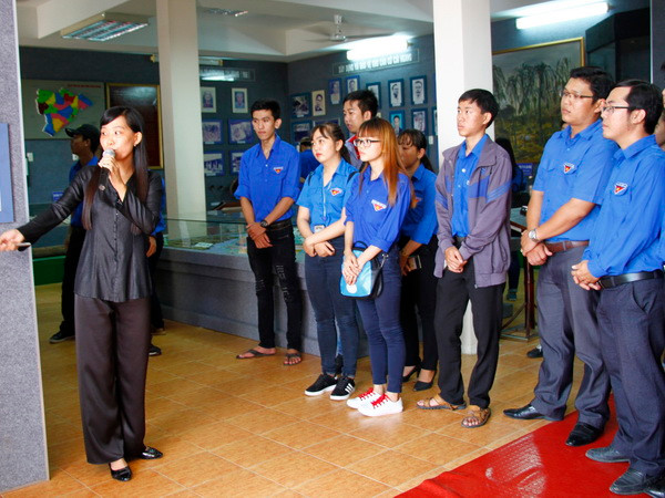 “Theo bước chân người anh hùng” với nhiều hoạt động ý nghĩa ảnh 1