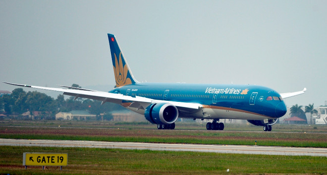 Máy bay Vietnam Airlines hạ cánh khẩn để cấp cứu hành khách ảnh 1