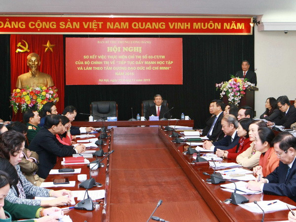 Học tập gương đạo đức Hồ Chí Minh - trọng tâm của xây dựng Đảng ảnh 1