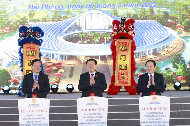 Chủ tịch Quốc hội tiếp xúc cử tri quận Ngô Quyền của Hải Phòng ảnh 4