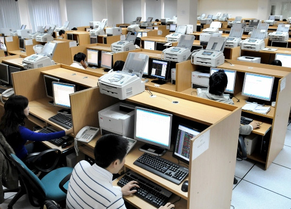 Hoạt động đấu giá tại HNX thu về 2.866 tỷ đồng trong 6 tháng ảnh 1