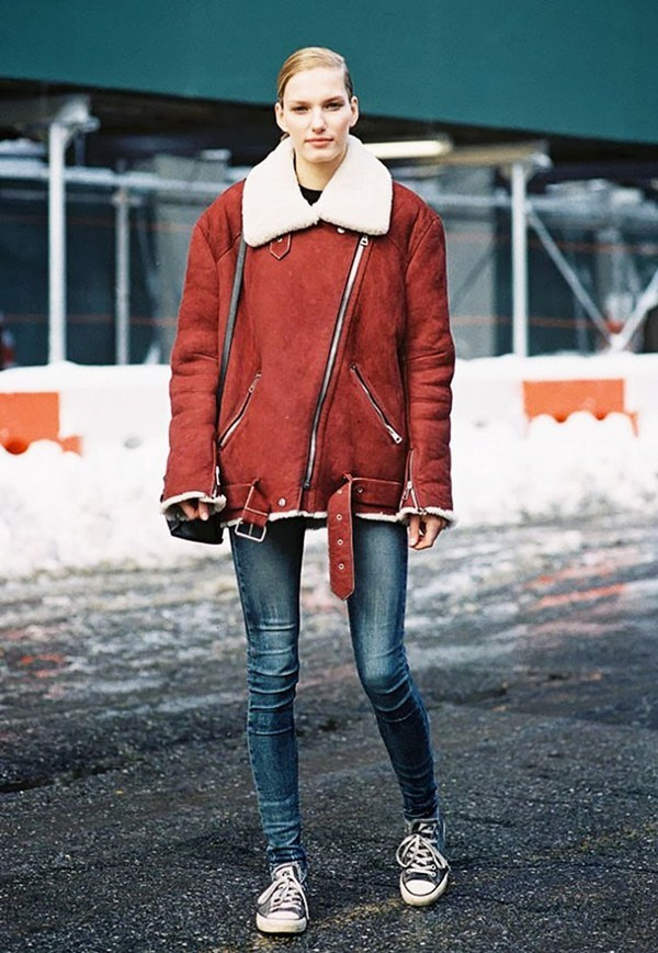 Áo khoác da lộn - "tuyên ngôn" của những cô nàng sành điệu ảnh 4