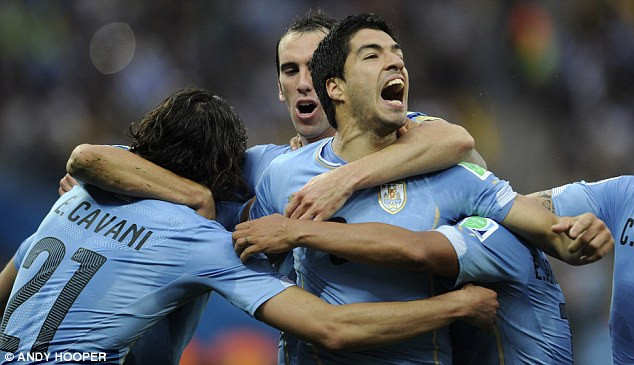 [Photo] Suarez khiến nỗi đau của người Anh lên đến tột cùng ảnh 8