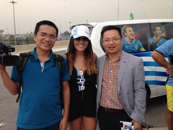 Cổ động viên Uruguay đòi nhận phóng viên TTXVN làm con rể ảnh 1