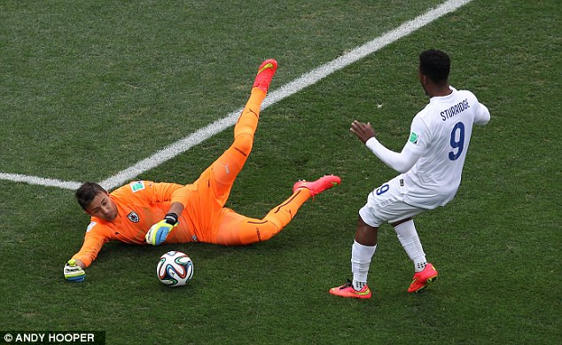 [Photo] Suarez khiến nỗi đau của người Anh lên đến tột cùng ảnh 4