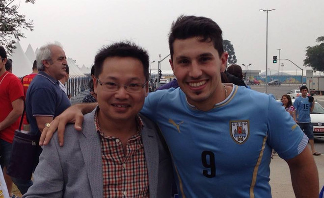 Cổ động viên Uruguay đòi nhận phóng viên TTXVN làm con rể ảnh 2