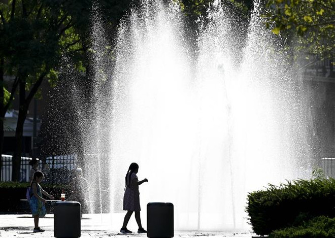 Sóng nhiệt khắc nghiệt thiêu đốt cuộc sống của những người nghèo Mỹ ảnh 1