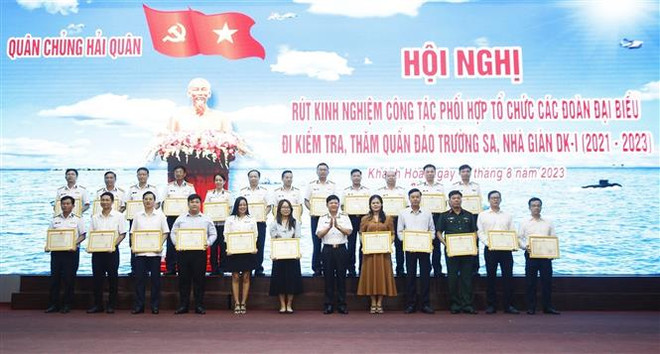 Phối hợp tổ chức các đoàn thăm Trường Sa, nhà giàn DK-I ảnh 2