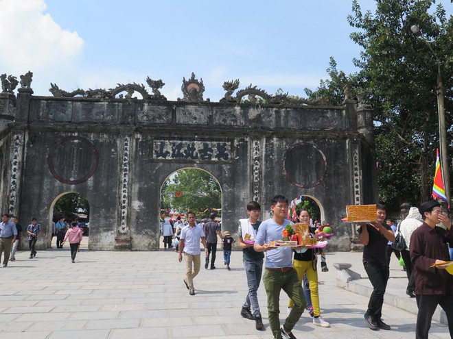 Hơn 20 vạn du khách về dự hội mùa Thu Côn Sơn-Kiếp Bạc 2015 ảnh 1