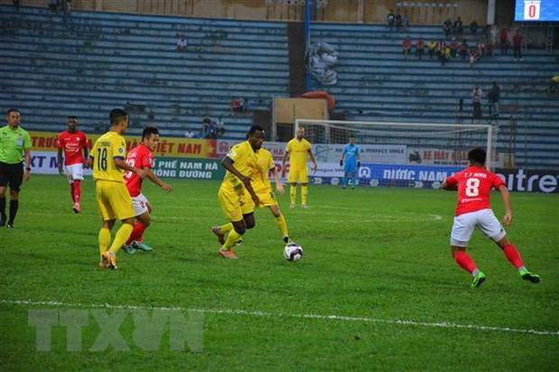 Sân vận động Thiên Trường sẵn sàng cho các trận đấu bóng đá nam ảnh 1