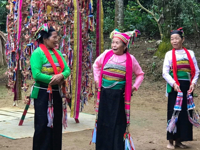 Thanh Hóa: Người lưu giữ và trao truyền "hồn cốt" xứ Mường ảnh 2