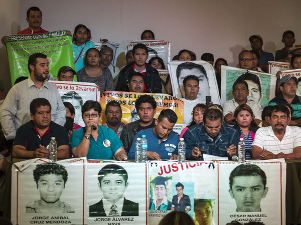 Mexico lật lại hồ sơ vụ 43 sinh viên bị thủ tiêu và đốt xác ảnh 1