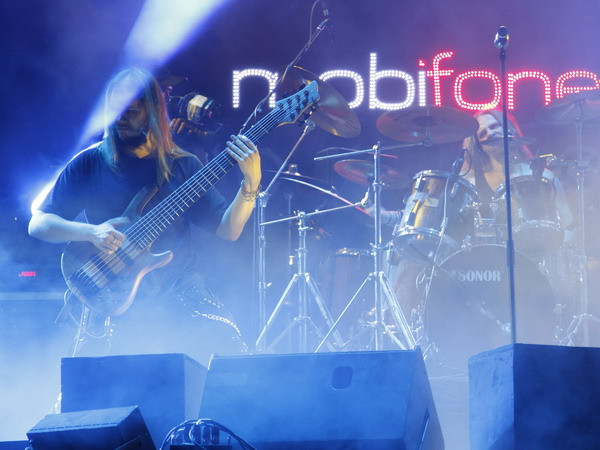 13.000 khán giả Cần Thơ "cháy" cùng MobiFone RockStorm ảnh 1