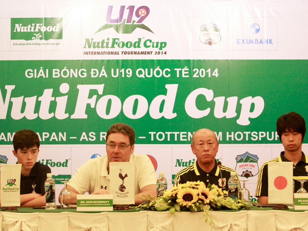 Đội trưởng U19 Tottenham từng đá tại tuyển trẻ Nhật Bản ảnh 2