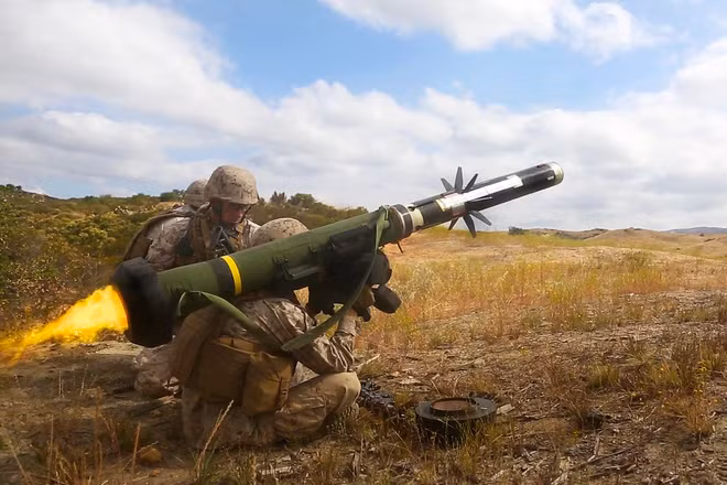 Ukraine và Mỹ thảo luận về việc mua thêm tên lửa chống tăng Javelin ảnh 1