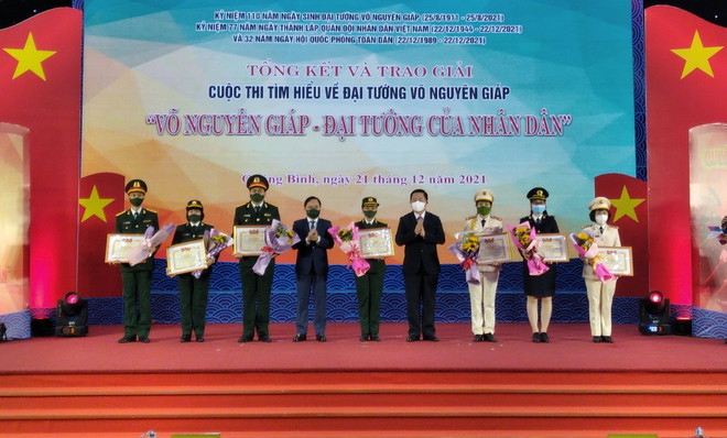 Trao giải cuộc thi 'Võ Nguyên Giáp-Đại tướng của nhân dân' ảnh 1