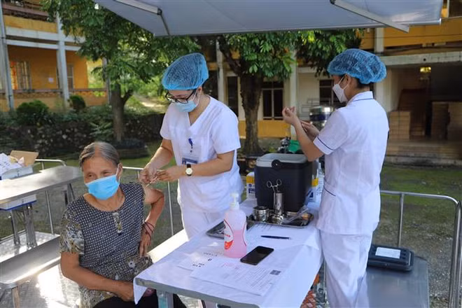 Cao Bằng phong tỏa hai xóm có ca dương tính với SARS-CoV-2 ảnh 1