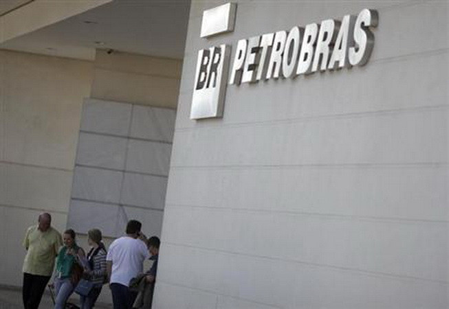 Brazil: Hé lộ manh mối mới về vụ bê bối tham nhũng Petrobas ảnh 1