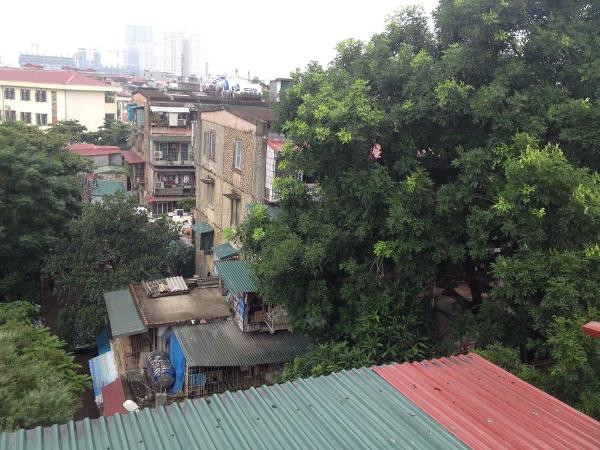 [Photo] Chật cứng người xem giải cứu con tin ở khu tập thể Thanh Xuân ảnh 5