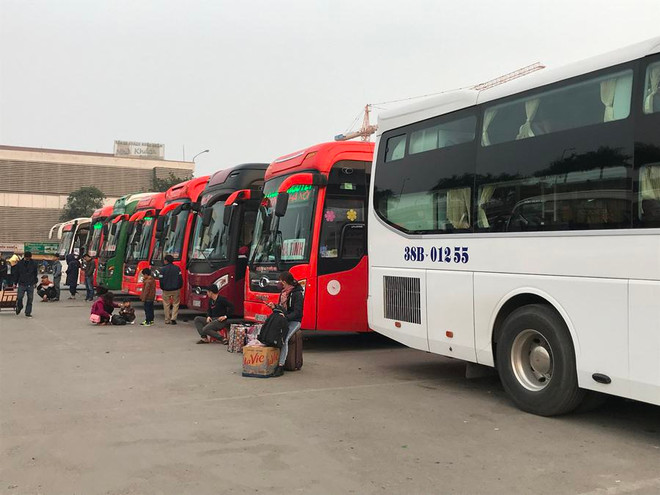 Cận Tết Mậu Tuất: Bến xe vắng lặng, thưa thớt người dân về quê ảnh 3