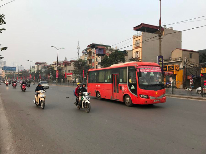 Cận Tết Mậu Tuất: Bến xe vắng lặng, thưa thớt người dân về quê ảnh 5