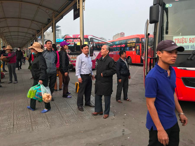 Cận Tết Mậu Tuất: Bến xe vắng lặng, thưa thớt người dân về quê ảnh 2