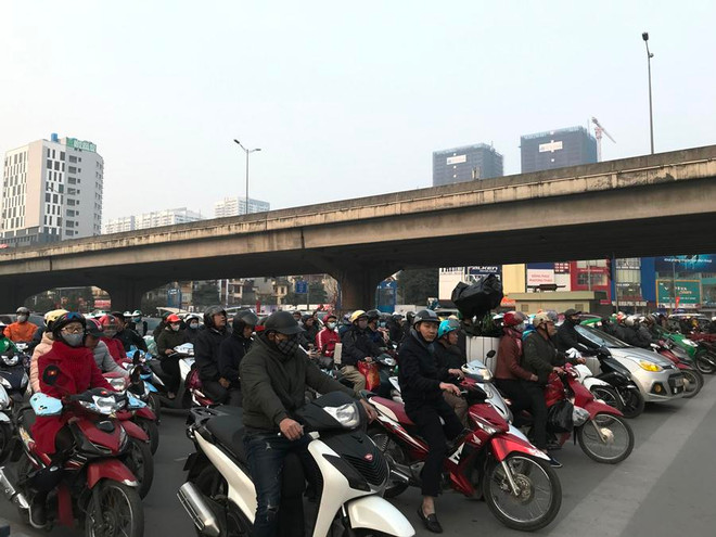 Cận Tết Mậu Tuất: Bến xe vắng lặng, thưa thớt người dân về quê ảnh 7