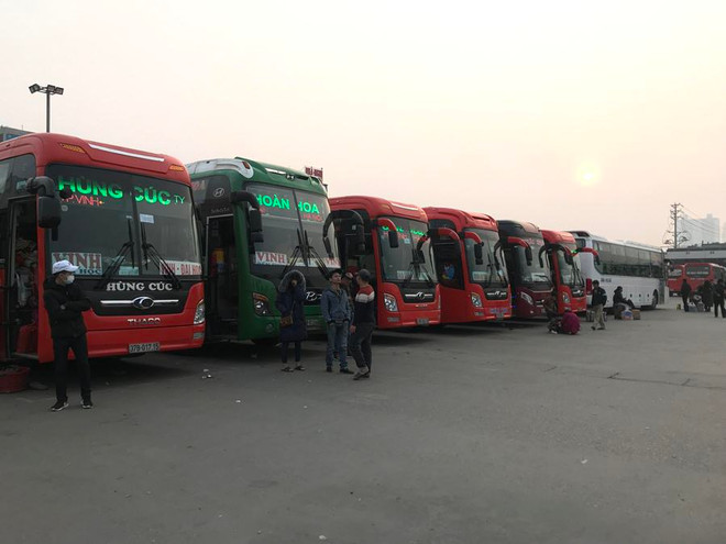 Cận Tết Mậu Tuất: Bến xe vắng lặng, thưa thớt người dân về quê ảnh 4