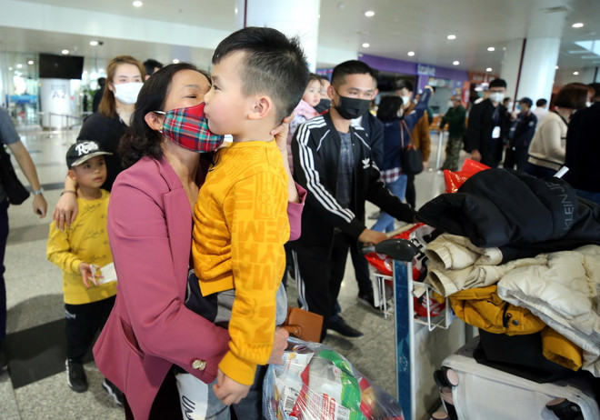 Chia sẻ xúc động của những kiều bào đầu tiên trở về từ Ukraine ảnh 2