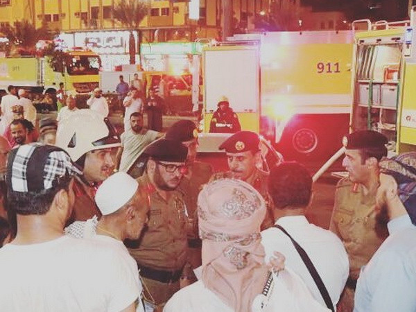 Sơ tán hàng trăm người do hỏa hoạn tại một khách sạn lớn ở Mecca ảnh 1