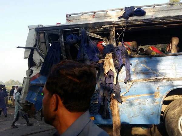 Pakistan: Tai nạn giao thông nghiêm trọng, 80 người thương vong ảnh 1