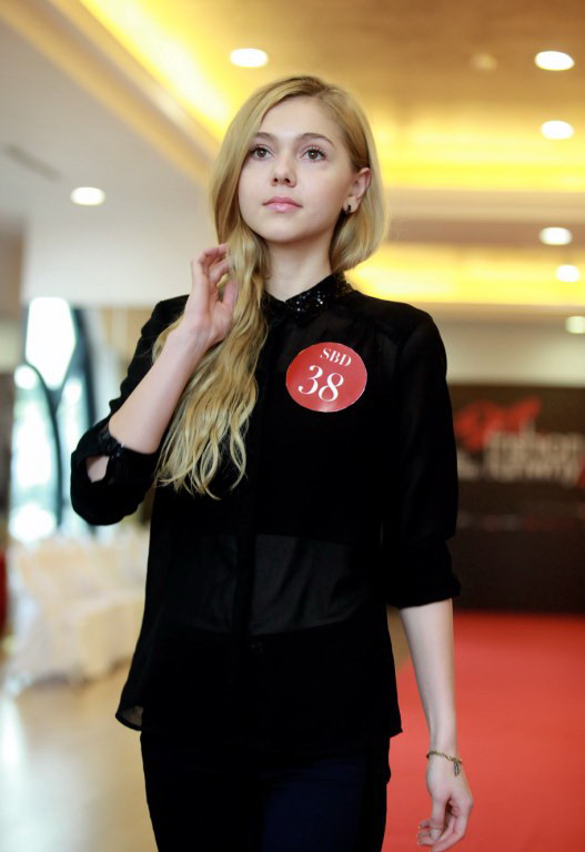 [Photo] Nhiều "mẫu Tây" muốn được diễn ở Đẹp Fashion Runway 3 ảnh 10