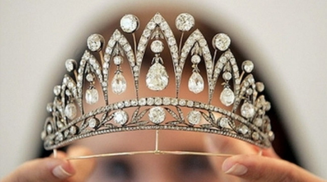 Hoa hậu Zimbabwe bị tước vương miện vì chụp ảnh khỏa thân ảnh 1