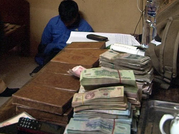 Bắt hai anh em ruột mua bán, vận chuyển trái phép 10 bánh heroin ảnh 1