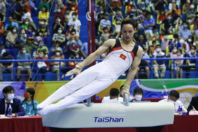 Đinh Phương Thành giành 2 Huy chương Vàng nội dung xà đơn và xà kép ảnh 1