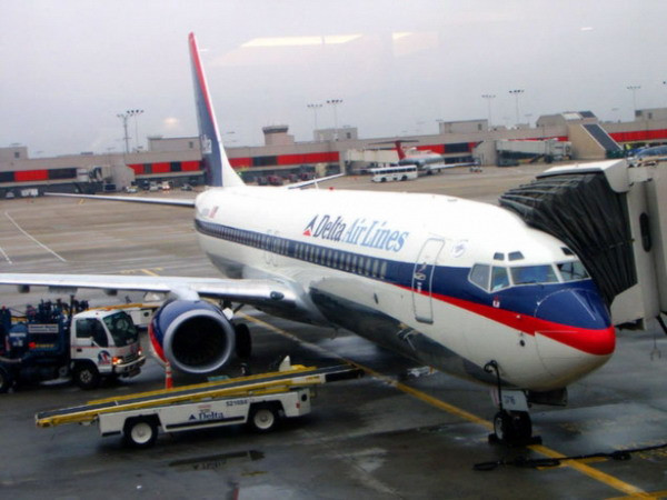 Máy bay Boeing 737 hạ cánh khẩn vì bị dọa đánh bom ảnh 1