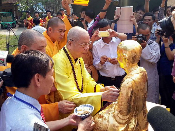 Lễ thếp vàng pho tượng Phật hoàng Trần Nhân Tông ảnh 1