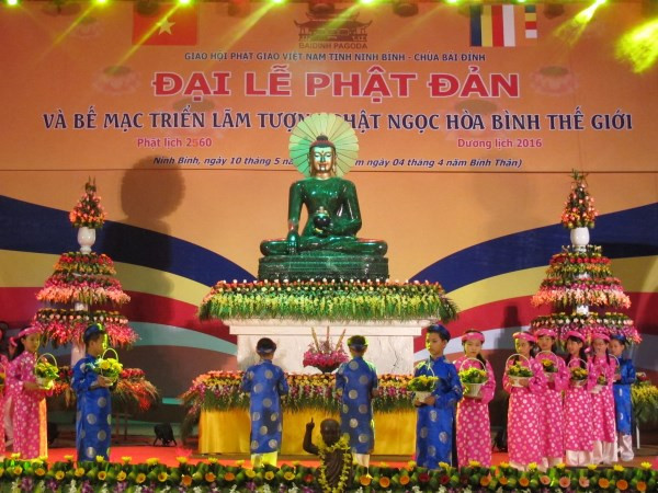 Chủ tịch MTTQ gửi thư chúc mừng nhân Đại lễ Phật đản năm 2016 ảnh 1