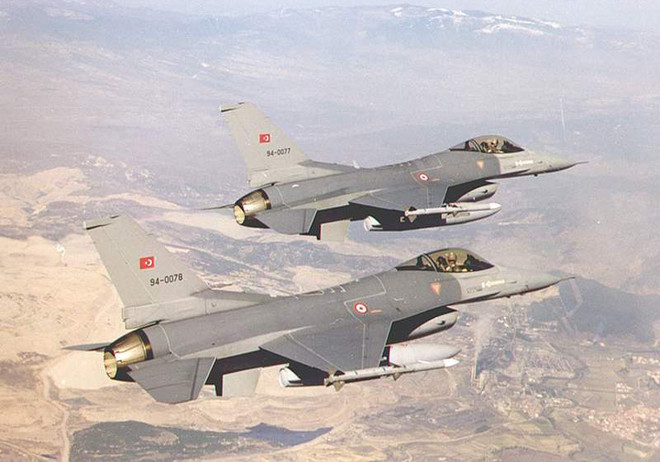 Chiến đấu cơ F-16 của Thổ Nhĩ Kỳ gặp nạn, phi công thoát chết ảnh 1