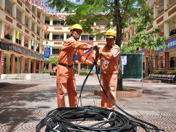 Hà Nội hoãn toàn bộ lịch cắt điện trong những ngày trên 36 độ C ảnh 1