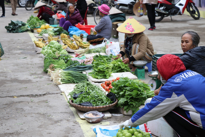Nhóm thực phẩm giảm 1,19% giá so với tháng Hai. (Ảnh: Vietnam+) z4437815047510_c099e1c2de35dccc4f1ad7a7caecaf66.jpg