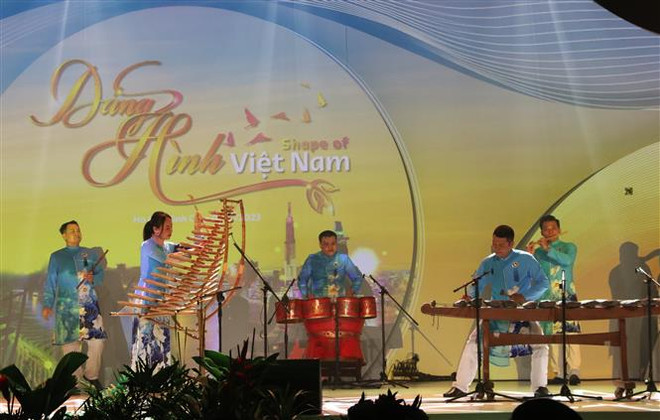 Gala “Dáng hình Việt Nam” - Chào đón du khách đến Việt Nam tươi đẹp ảnh 1